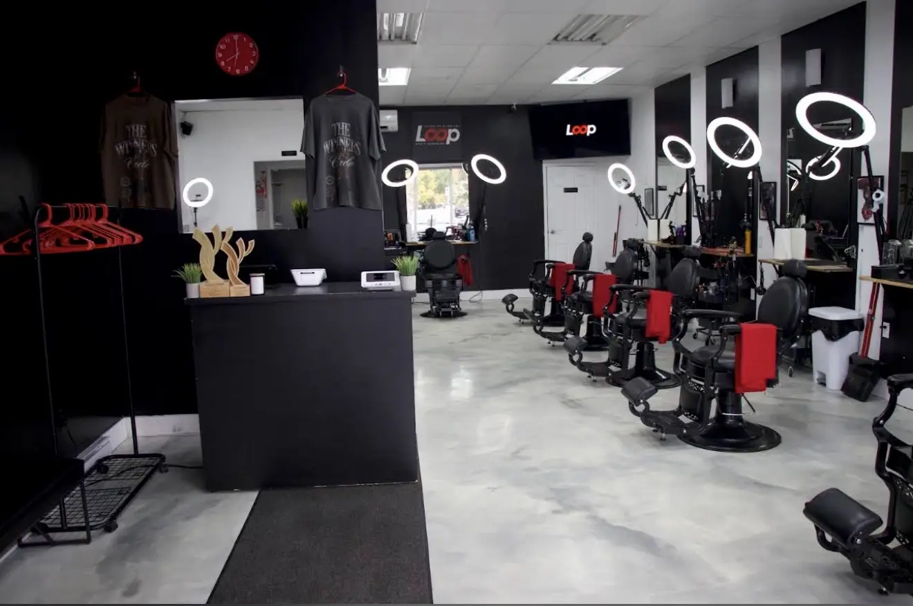 Interior of Loop Barbershop in Montréal